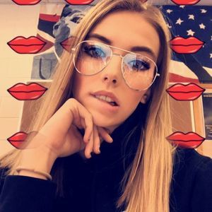 Meet your Posher, Mikayla